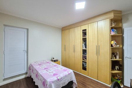 Casa à venda com 269m², 3 quartos e 2 vagasQuarto 2