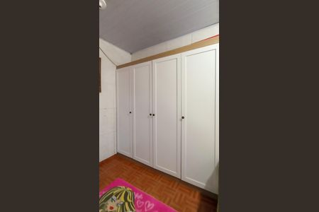 Quarto 1 - armário  de casa à venda com 2 quartos, 117m² em Cristal, Porto Alegre