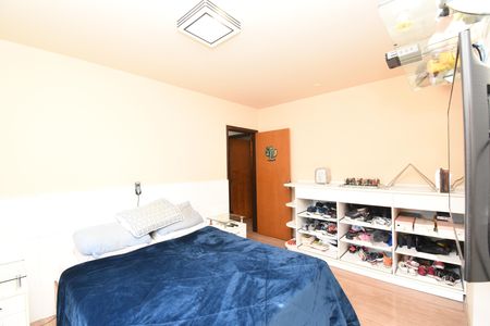 Casa à venda com 600m², 2 quartos e 5 vagasQuarto 1