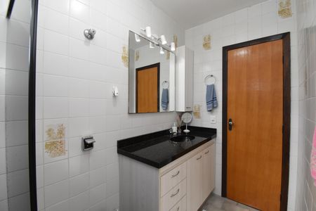 Casa à venda com 600m², 2 quartos e 5 vagasBanheiro 