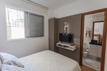 Apartamento à venda com 113m², 2 quartos e 2 vagas Apartamento à venda com 113m², 2 quartos e 2 vagasSuíte