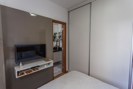 Apartamento à venda com 113m², 2 quartos e 2 vagas Apartamento à venda com 113m², 2 quartos e 2 vagasSuíte