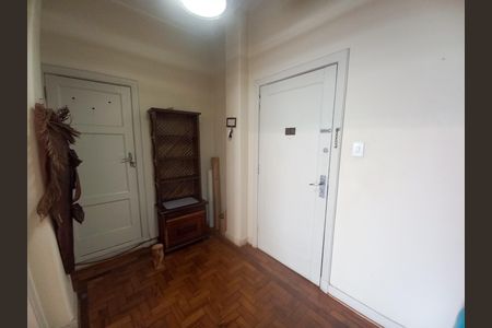 Apartamento à venda com 85m², 2 quartos e sem vaga Apartamento à venda com 85m², 2 quartos e sem vagaHall da Sala