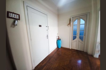 Apartamento à venda com 85m², 2 quartos e sem vaga Apartamento à venda com 85m², 2 quartos e sem vagaHall da Sala