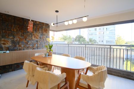 Apartamento à venda com 140m², 3 quartos e 2 vagasVaranda