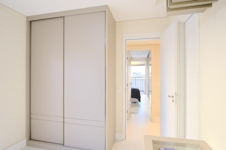 Apartamento à venda com 140m², 3 quartos e 2 vagasSuíte 2