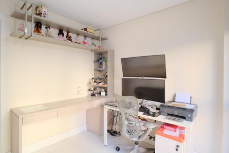 Apartamento à venda com 140m², 3 quartos e 2 vagasSuíte 2