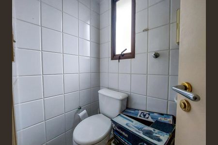 Banheiro de serviço de apartamento à venda com 3 quartos, 90m² em Cidade Monções, São Paulo