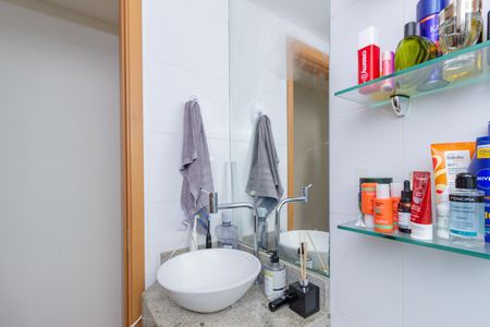 Apartamento à venda com 44m², 2 quartos e 1 vaga Apartamento à venda com 44m², 2 quartos e 1 vagaBanheiro