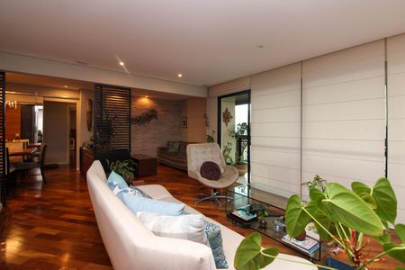 Apartamento para alugar com 160m², 4 quartos e 4 vagas Apartamento para alugar com 160m², 4 quartos e 4 vagasSala