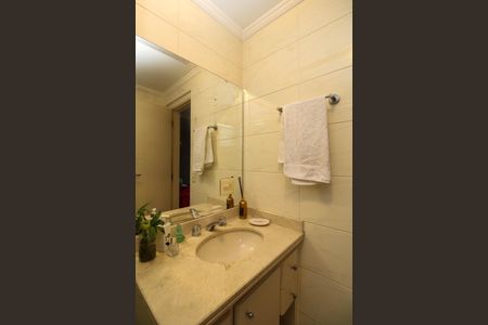 Apartamento para alugar com 160m², 4 quartos e 4 vagas Apartamento para alugar com 160m², 4 quartos e 4 vagasBanheiro Suíte 1