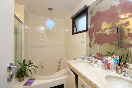 Apartamento para alugar com 160m², 4 quartos e 4 vagas Apartamento para alugar com 160m², 4 quartos e 4 vagasBanheiro Suíte 3