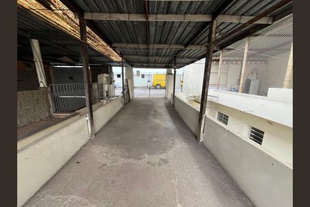 Casa à venda com 400m², 2 quartos e 2 vagas Casa à venda com 400m², 2 quartos e 2 vagasGaragem