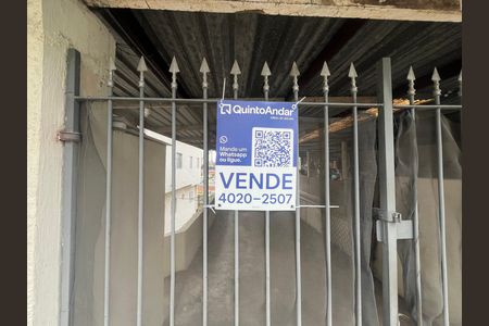 Casa à venda com 400m², 2 quartos e 2 vagas Casa à venda com 400m², 2 quartos e 2 vagasFachada - placa instalada