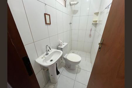 Casa à venda com 400m², 2 quartos e 2 vagas Casa à venda com 400m², 2 quartos e 2 vagasBanheiro