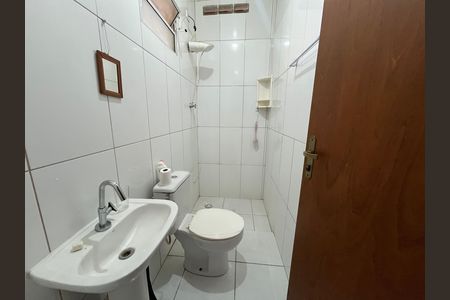 Casa à venda com 400m², 2 quartos e 2 vagas Casa à venda com 400m², 2 quartos e 2 vagasBanheiro