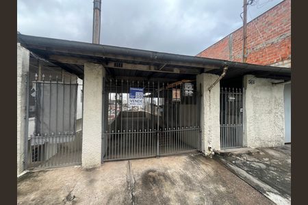 Casa à venda com 400m², 2 quartos e 2 vagas Casa à venda com 400m², 2 quartos e 2 vagasFachada