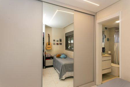 Apartamento à venda com 140m², 3 quartos e 2 vagasSuíte 2