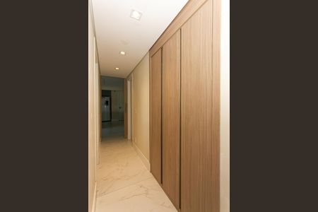 Corredor  de apartamento à venda com 3 quartos, 140m² em Tatuapé, São Paulo
