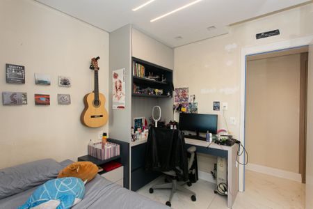 Apartamento à venda com 140m², 3 quartos e 2 vagasSuíte 2