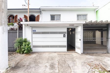 Fachada de casa para alugar com 3 quartos, 180m² em Parque Colonial, São Paulo