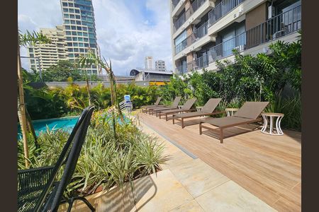 Studio para alugar com 25m², 1 quarto e sem vaga Studio para alugar com 25m², 1 quarto e sem vagaÁrea comum - Piscina