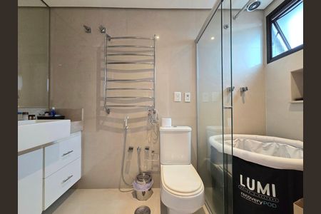 Apartamento à venda com 142m², 3 quartos e 2 vagas Apartamento à venda com 142m², 3 quartos e 2 vagasBanheiro 2 da Suíte 1