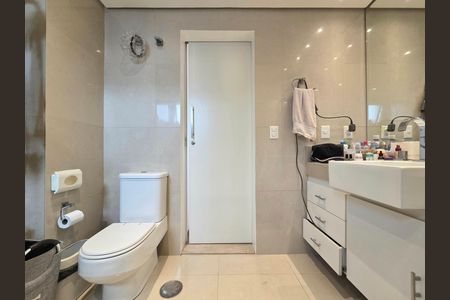 Apartamento à venda com 142m², 3 quartos e 2 vagas Apartamento à venda com 142m², 3 quartos e 2 vagasBanheiro 1 da Suíte 1