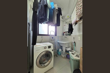 Apartamento à venda com 142m², 3 quartos e 2 vagas Apartamento à venda com 142m², 3 quartos e 2 vagasÁrea de Serviço