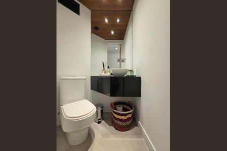 Apartamento à venda com 142m², 3 quartos e 2 vagas Apartamento à venda com 142m², 3 quartos e 2 vagasLavabo
