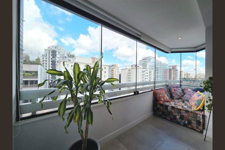 Apartamento à venda com 142m², 3 quartos e 2 vagas Apartamento à venda com 142m², 3 quartos e 2 vagasVaranda