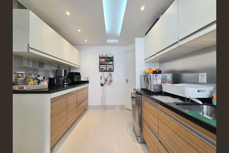 Apartamento à venda com 142m², 3 quartos e 2 vagas Apartamento à venda com 142m², 3 quartos e 2 vagasCozinha