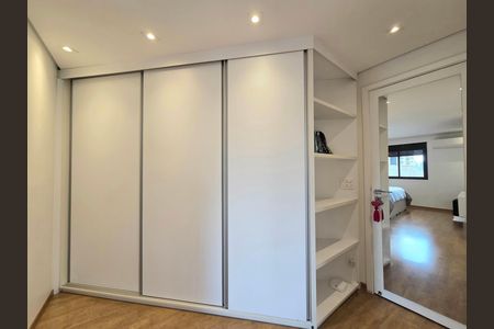 Apartamento à venda com 142m², 3 quartos e 2 vagas Apartamento à venda com 142m², 3 quartos e 2 vagasSuíte 1