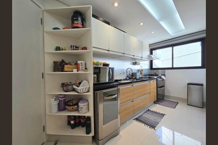 Apartamento à venda com 142m², 3 quartos e 2 vagas Apartamento à venda com 142m², 3 quartos e 2 vagasCozinha