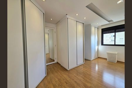 Apartamento à venda com 142m², 3 quartos e 2 vagas Apartamento à venda com 142m², 3 quartos e 2 vagasSuíte 1