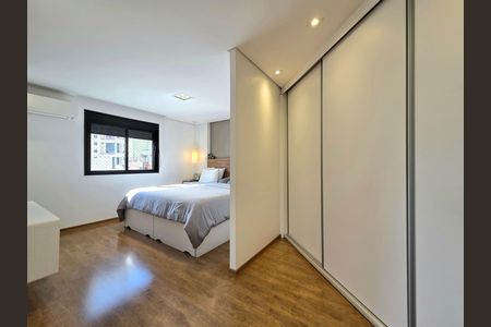 Apartamento à venda com 142m², 3 quartos e 2 vagas Apartamento à venda com 142m², 3 quartos e 2 vagasSuíte 1