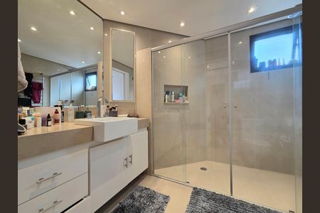 Apartamento à venda com 142m², 3 quartos e 2 vagas Apartamento à venda com 142m², 3 quartos e 2 vagasBanheiro 1 da Suíte 1