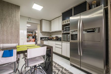 Apartamento à venda com 130m², 2 quartos e 2 vagasCozinha