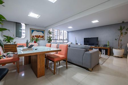 Sala de apartamento à venda com 2 quartos, 130m² em Pinheiros, São Paulo