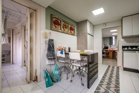 Apartamento à venda com 130m², 2 quartos e 2 vagasCozinha