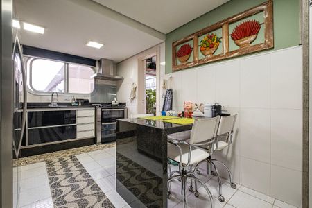 Apartamento à venda com 130m², 2 quartos e 2 vagasCozinha