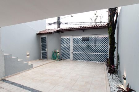 Casa à venda com 160m², 3 quartos e 4 vagas Casa à venda com 160m², 3 quartos e 4 vagasGaragem