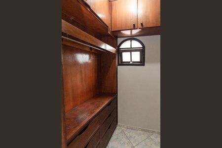 Casa à venda com 160m², 3 quartos e 4 vagas Casa à venda com 160m², 3 quartos e 4 vagasSuíte - Closet