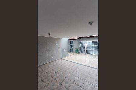 Casa à venda com 160m², 3 quartos e 4 vagas Casa à venda com 160m², 3 quartos e 4 vagasGaragem