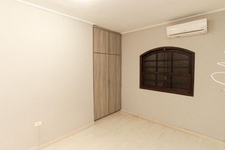 Casa à venda com 160m², 3 quartos e 4 vagas Casa à venda com 160m², 3 quartos e 4 vagasQuarto 1