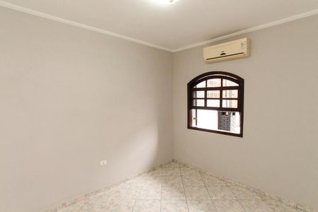 Casa à venda com 160m², 3 quartos e 4 vagas Casa à venda com 160m², 3 quartos e 4 vagasQuarto 2