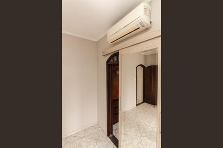 Suíte de casa à venda com 3 quartos, 160m² em Jardim Japao, São Paulo