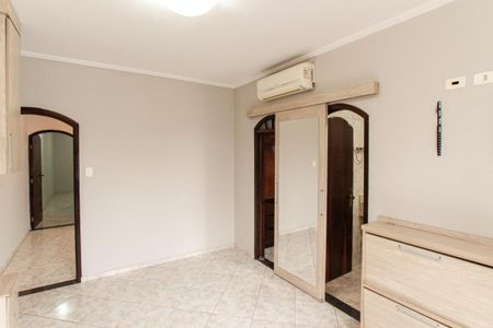 Casa à venda com 160m², 3 quartos e 4 vagas Casa à venda com 160m², 3 quartos e 4 vagasSuíte