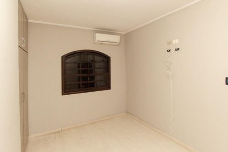 Casa à venda com 160m², 3 quartos e 4 vagas Casa à venda com 160m², 3 quartos e 4 vagasQuarto 1