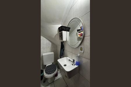 Casa à venda com 108m², 2 quartos e 2 vagasLavabo